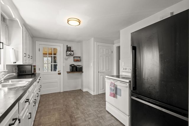 46 Newbert Ave, Weymouth, MA 02190