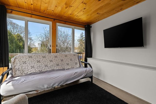 46 Newbert Ave, Weymouth, MA 02190