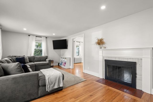 46 Newbert Ave, Weymouth, MA 02190