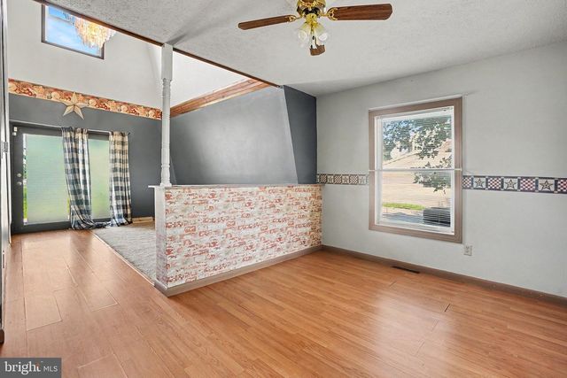 4521 FORT MCCORD RD, Chambersburg, PA 17202