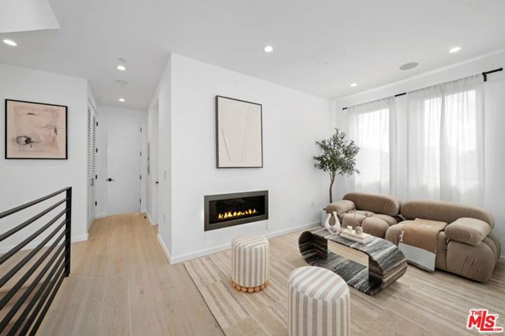 1349 N Gardner Street, Los Angeles, CA 90046