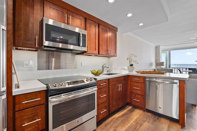 2999 Kalakaua Avenue 202, Honolulu, HI 96815