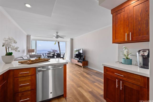 2999 Kalakaua Avenue 202, Honolulu, HI 96815