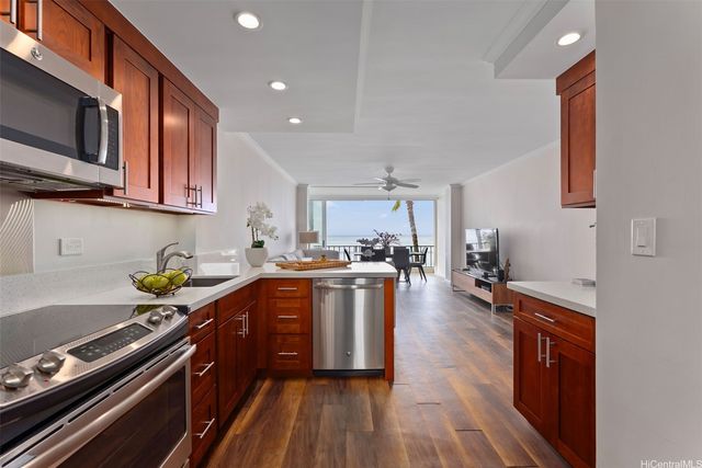 2999 Kalakaua Avenue 202, Honolulu, HI 96815