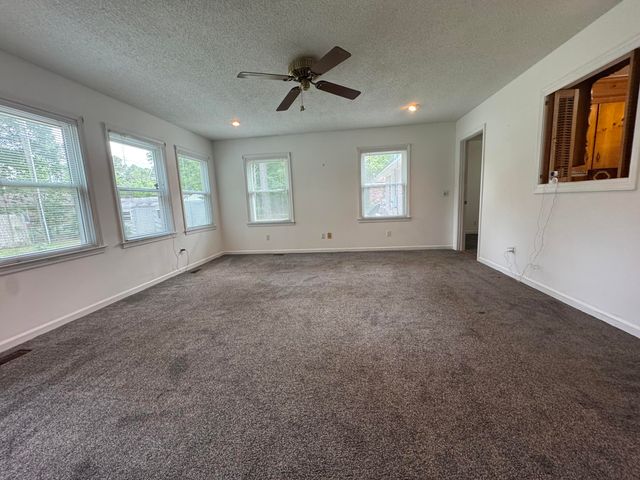 1038 W Sherwood Drive, Sumter, SC 29153