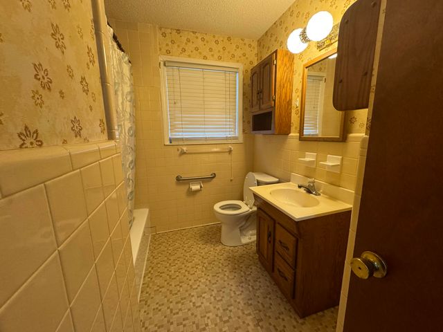 1038 W Sherwood Drive, Sumter, SC 29153