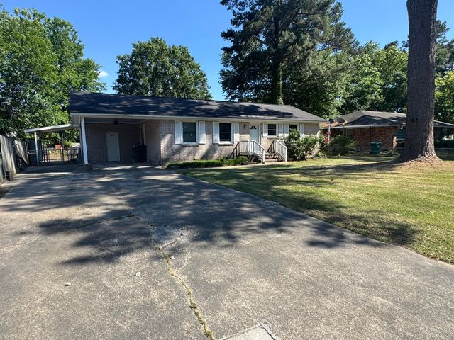 1038 W Sherwood Drive, Sumter, SC 29153