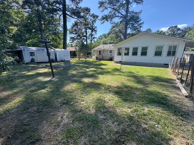 1038 W Sherwood Drive, Sumter, SC 29153