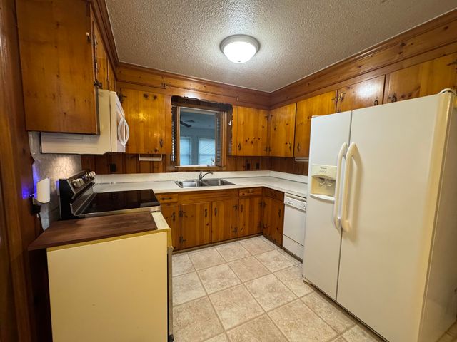 1038 W Sherwood Drive, Sumter, SC 29153