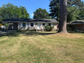 1038 W Sherwood Drive, Sumter, SC 29153