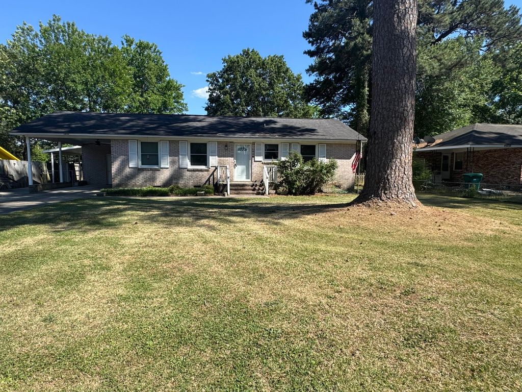 1038 W Sherwood Drive, Sumter, SC 29153