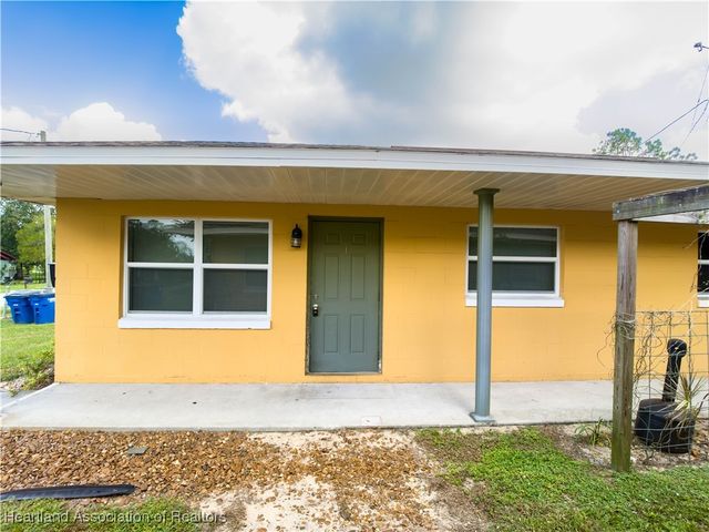 733 Booker Avenue, Sebring, FL 33870