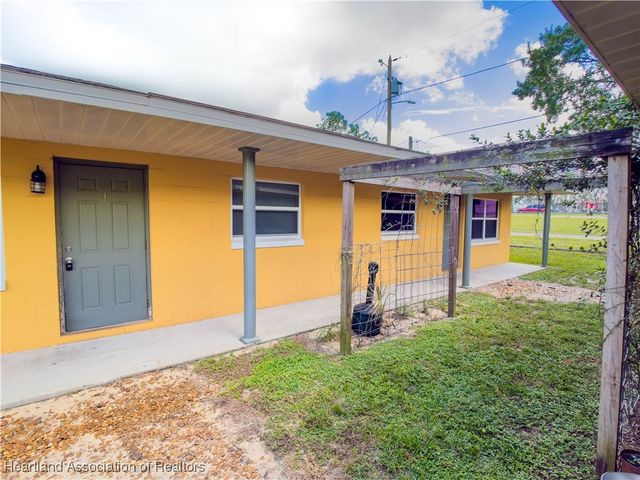 733 Booker Avenue, Sebring, FL 33870