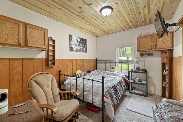 W13670 BROOKS LANE, Crivitz, WI 54114