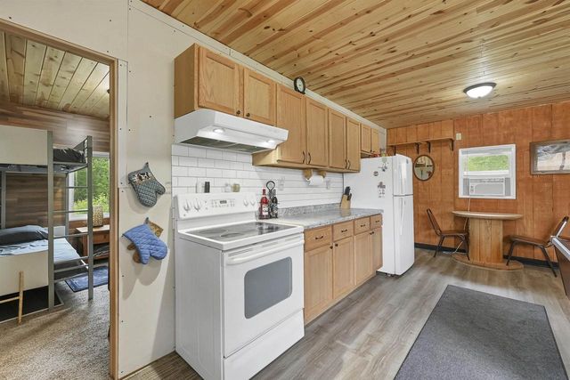 W13670 BROOKS LANE, Crivitz, WI 54114