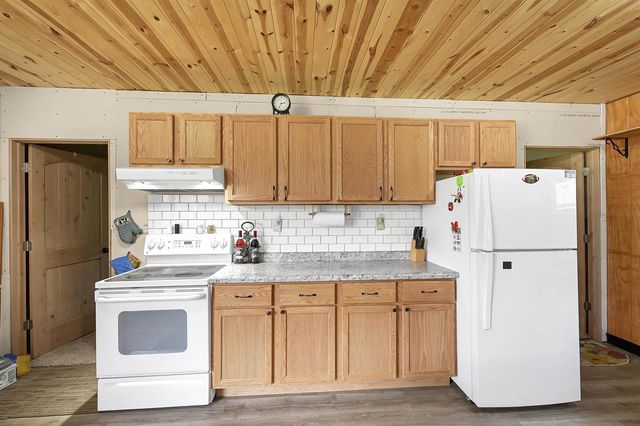 W13670 BROOKS LANE, Crivitz, WI 54114