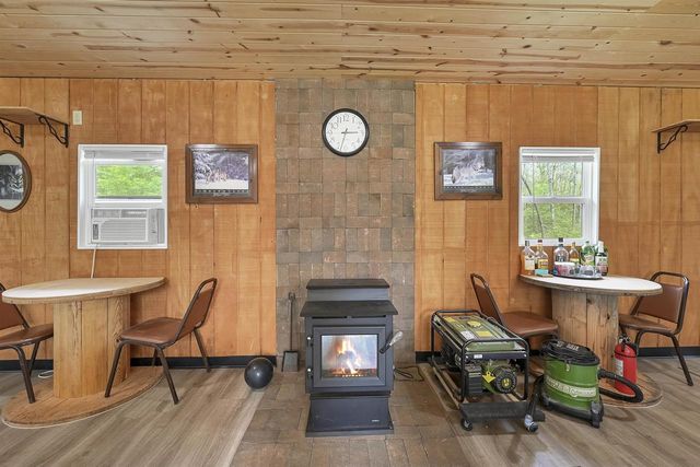 W13670 BROOKS LANE, Crivitz, WI 54114