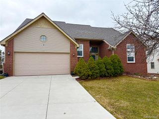 28975 HEARTHSTONE Drive, Novi, MI 48377
