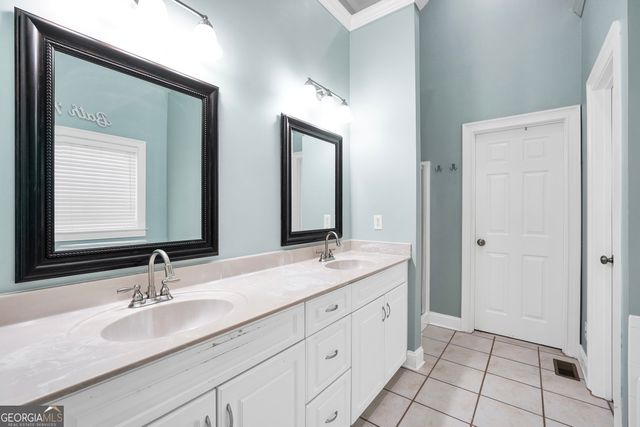 70 Barrington Farms Court, Sharpsburg, GA 30277