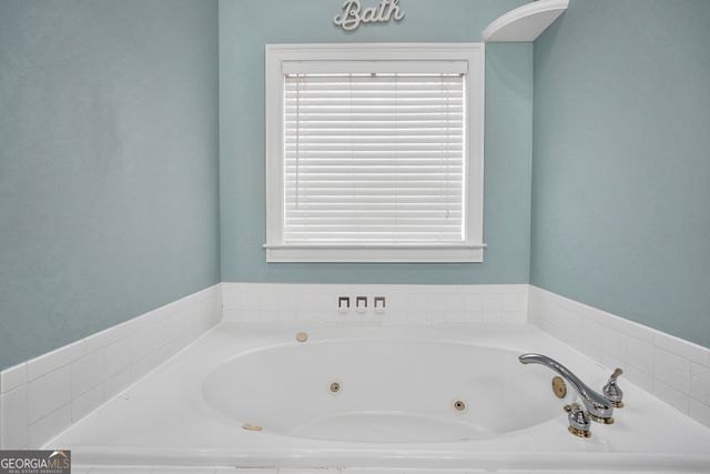 70 Barrington Farms Court, Sharpsburg, GA 30277