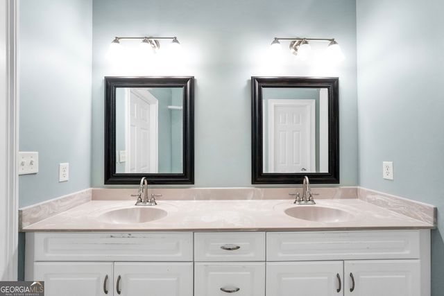 70 Barrington Farms Court, Sharpsburg, GA 30277