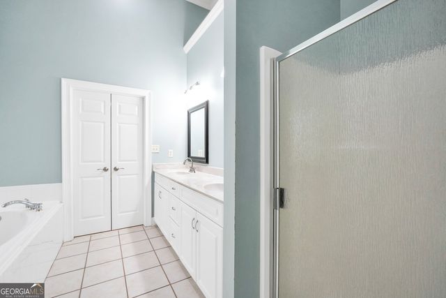 70 Barrington Farms Court, Sharpsburg, GA 30277