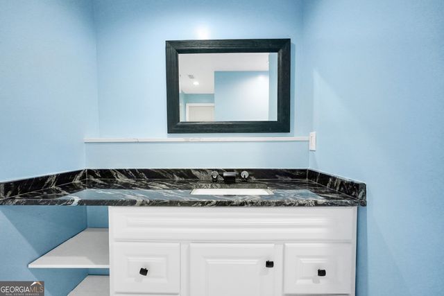 70 Barrington Farms Court, Sharpsburg, GA 30277