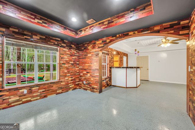 70 Barrington Farms Court, Sharpsburg, GA 30277