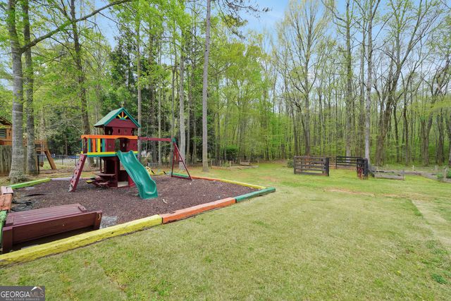 70 Barrington Farms Court, Sharpsburg, GA 30277