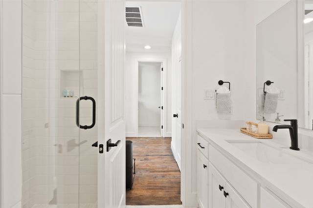 5014 Mission Avenue B, Dallas, TX 75206