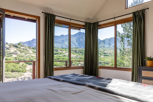 2105 E DIMPLE DELL RD, Sandy, UT 84092
