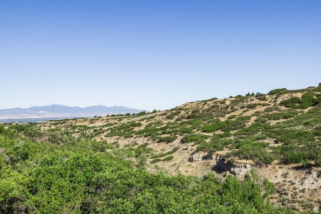 2105 E DIMPLE DELL RD, Sandy, UT 84092