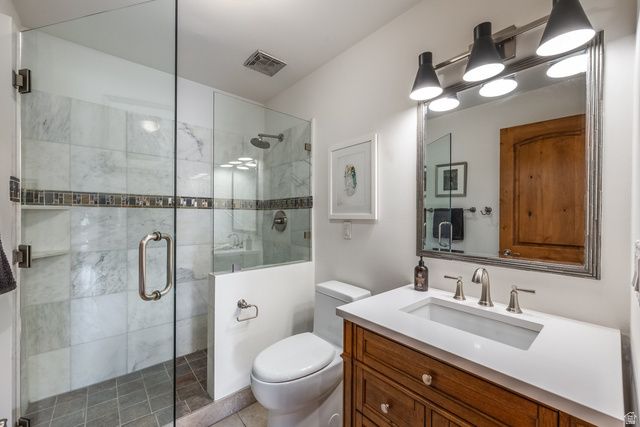 2105 E DIMPLE DELL RD, Sandy, UT 84092