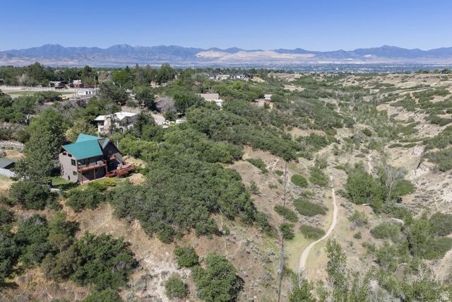 2105 E DIMPLE DELL RD, Sandy, UT 84092