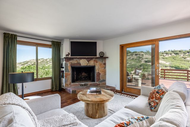 2105 E DIMPLE DELL RD, Sandy, UT 84092