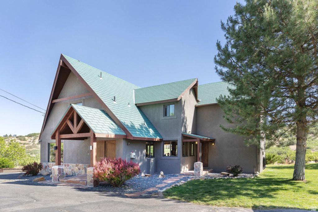 2105 E DIMPLE DELL RD, Sandy, UT 84092