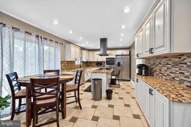 17 E MOYER DR, Bear, DE 19701