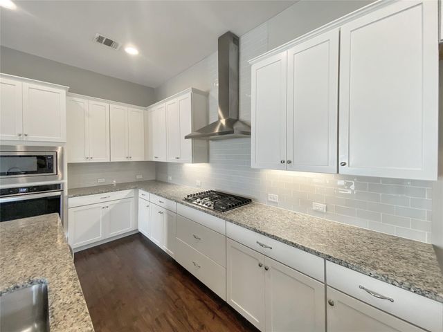 22621 Fountaingrass LN, Lago Vista, TX 78645