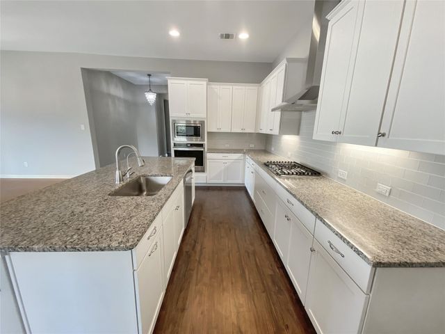 22621 Fountaingrass LN, Lago Vista, TX 78645