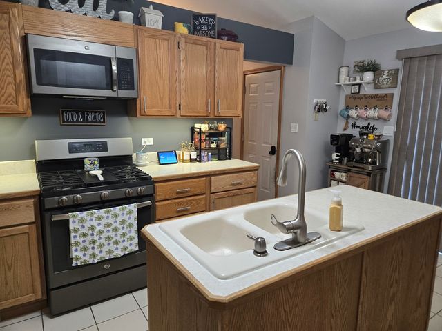 78 W 31st Street, Steger, IL 60475