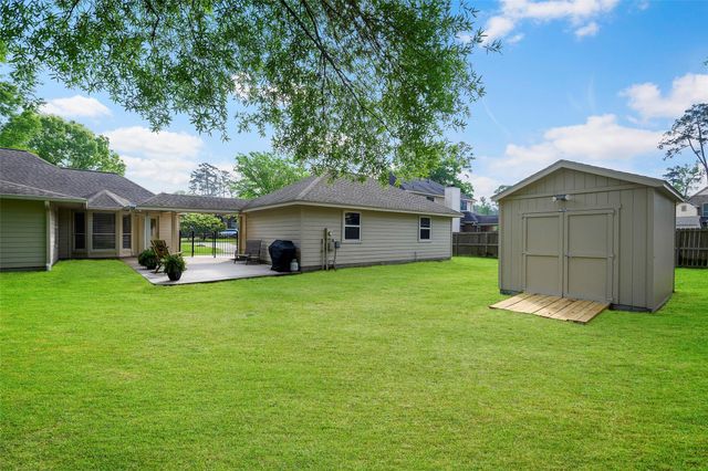 764 Forest Lane Drive, Conroe, TX 77302
