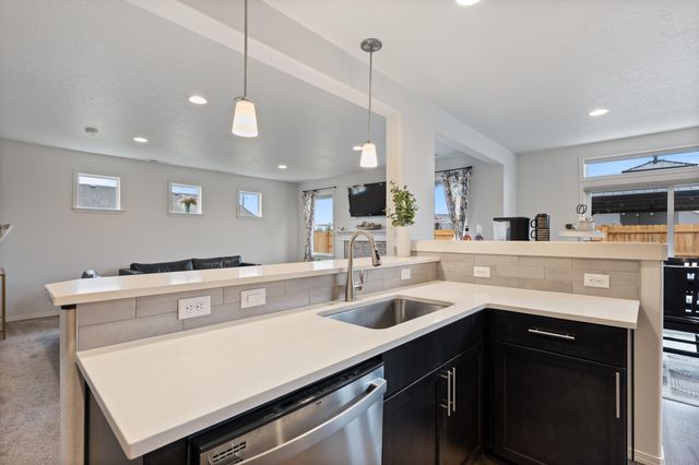 968 NW Teak Court, Redmond, OR 97756