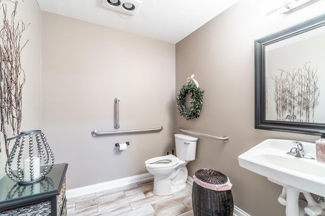 9726 Saint Joseph Street, Leo, IN 46765