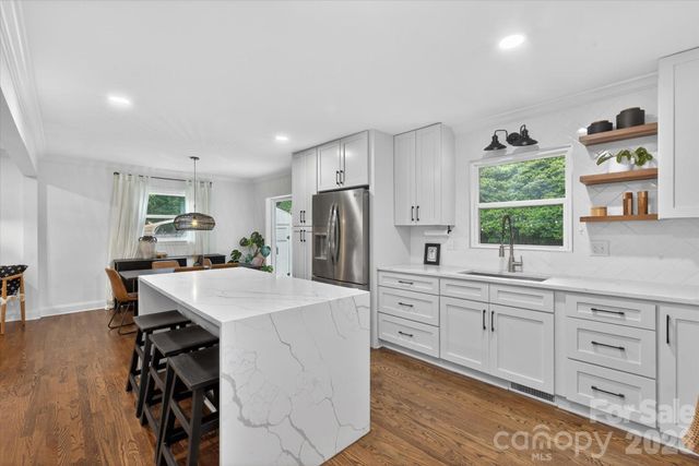 1910 Wensley Drive, Charlotte, NC 28210
