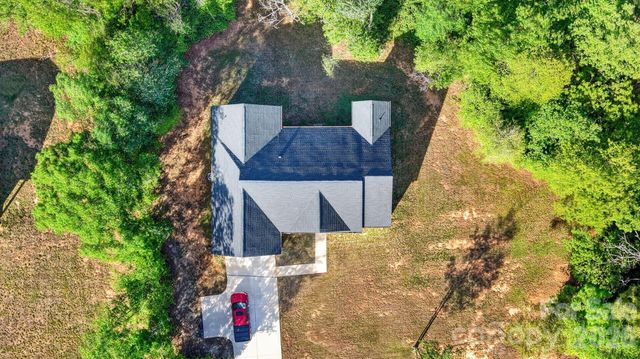 1182 Cape Hickory Road, Hickory, NC 28601