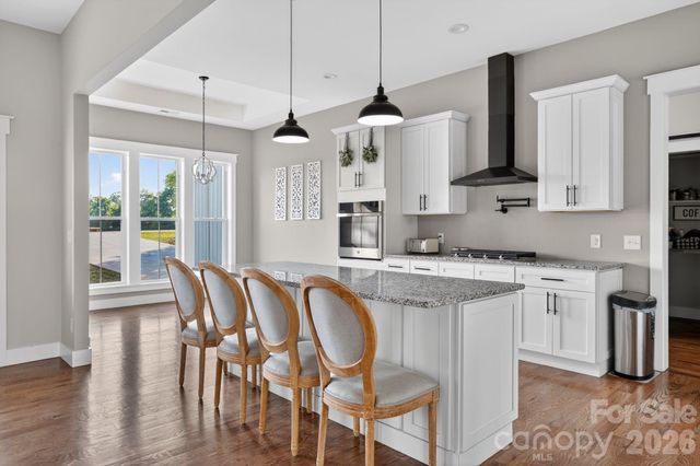 1182 Cape Hickory Road, Hickory, NC 28601