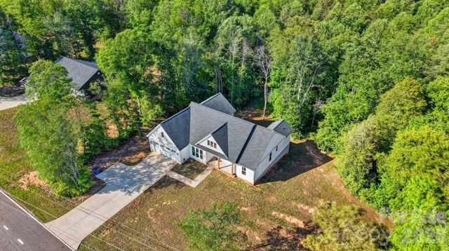 1182 Cape Hickory Road, Hickory, NC 28601