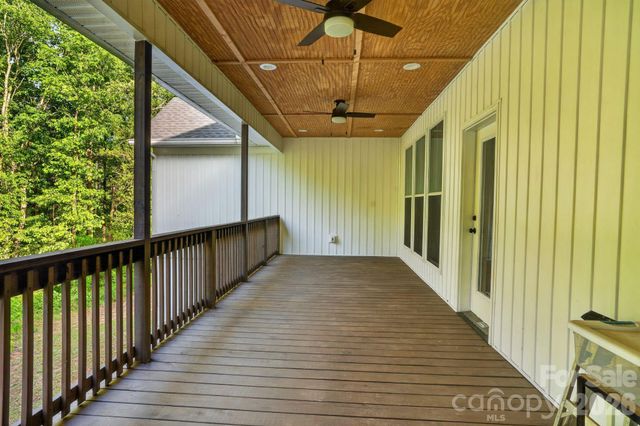 1182 Cape Hickory Road, Hickory, NC 28601