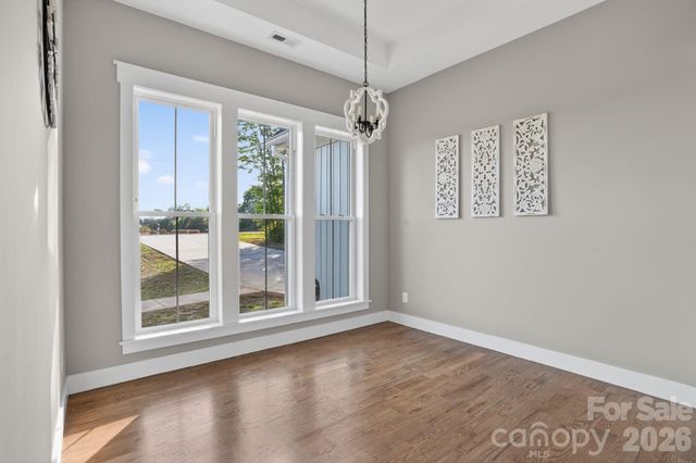 1182 Cape Hickory Road, Hickory, NC 28601