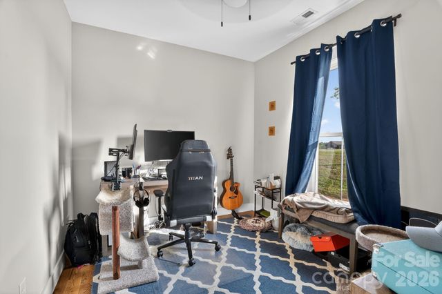 1182 Cape Hickory Road, Hickory, NC 28601